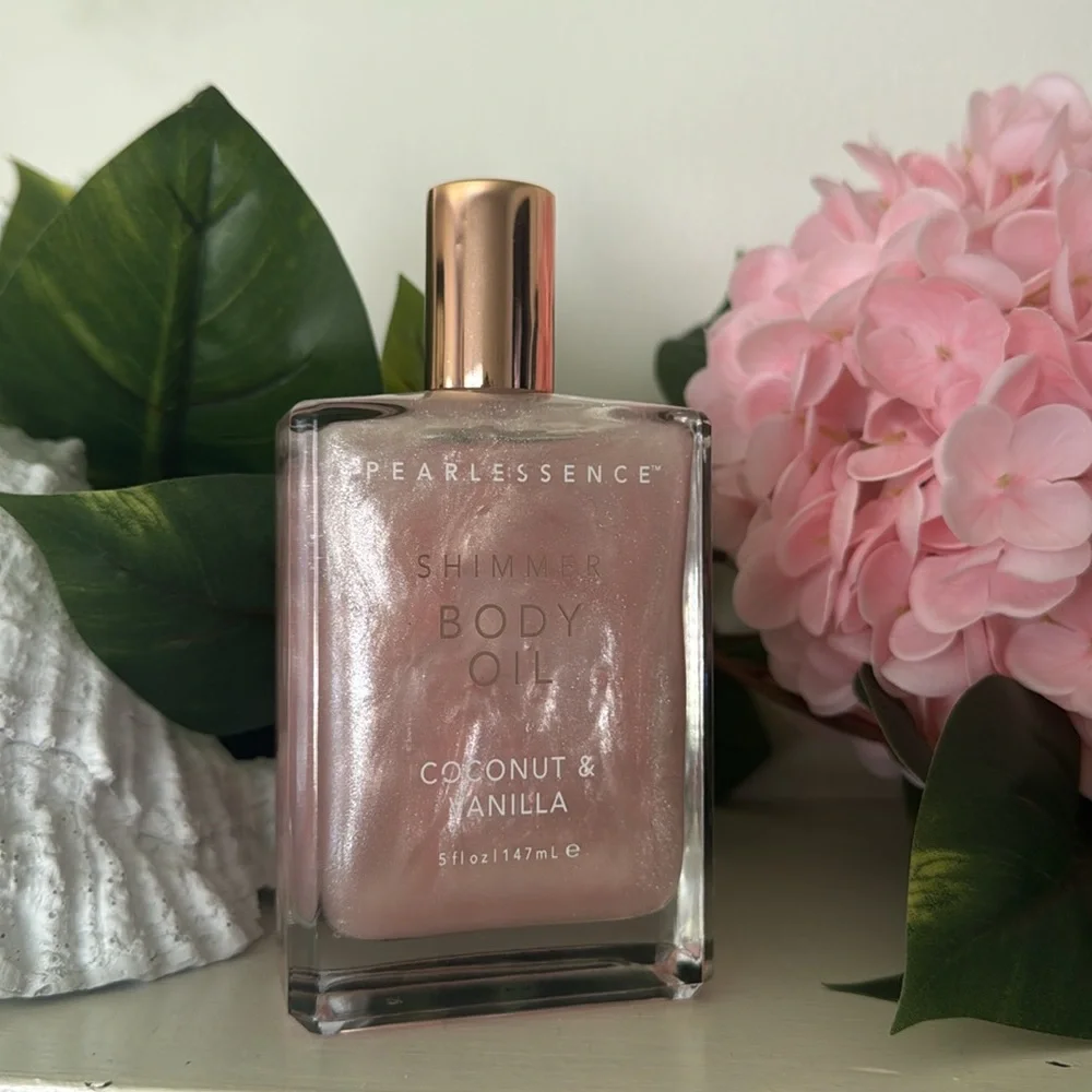 PEARLESSENCE Shimmer Body Oil - Picture 2 of 3